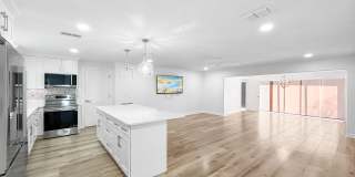 Amazing Indian Rocks Beach Waterfront Rental – Dock, Boat Lift & Garage! 3bed | 2bath Amazing Indian Rocks Beach Waterfront Rental – Dock, Boat Lift & Garage! 3bed | 2bath Gallery 9