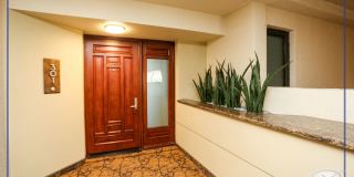 **PARK SHORE BEAUTY WALK TO VENETIAN VILLAGE ** ESPLANADE** NICE AMENITIES ** 2 BEDROOM CONDO ON THE BEACH ** Gallery 38