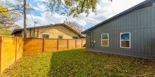Modern Elegance in Vibrant East Austin: Chic Duplex with Stylish Upgrades, Private Oasis, Prime Location! Gallery 20