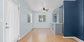 Kennydale Rambler with parking- Close to Lake Washington Gallery 6