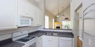 3 Bedroom, 2 Bath End Unit with Fresh Carpet and Paint in Auburn Square! Gallery 6