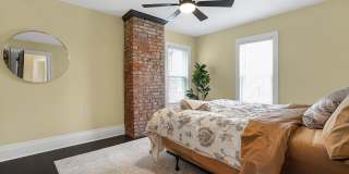 1756 Oak Street Gallery 28