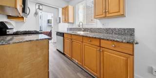 1685-1697 Summit St. / 109-137 E. Penn St. Gallery 18