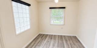 Quaint Home in Desirable Midtown Neighborhood! Gallery 13
