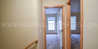 2-Bedroom, 2.5-Bath Urbandale Townhome with 2-Car Garage & Deck Gallery 25