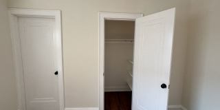 5509 North Lincoln Avenue Gallery 16