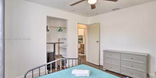 1920 NW 47th St Gallery 13