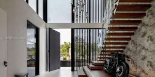 1102 Washington St Gallery 13