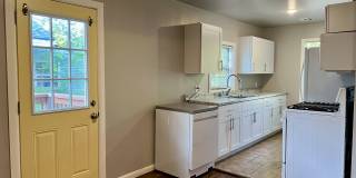 107 N Gillette Ave Gallery 21