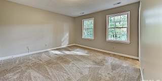 Room in 4 Bedroom Home at 216 Woods Ream Dr Room in 4 Bedroom Home at 216 Woods Ream Dr Gallery 32
