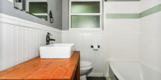 4 bedroom home in Cordova Park Gallery 15