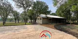 Available now: Country Living with Incredible Views Gallery 1