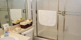 OFF-SEASON 2026 : 2 Bedroom 2 Bath Furnished Rental in Vanderbilt Lakes Gallery 12