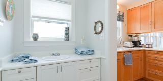Winter Rental: Waterfront 3 Bed/3 Bath on Rocky Neck Gallery 47