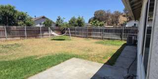 Welcome to your future home! Beautiful 3-bedroom, 2-bathroom house - Don't Miss out Gallery 25