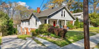 Beautiful apartment less than 1 mile from Brightleaf Square! Utilities Included! Gallery 3