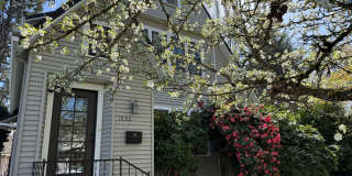 Charming historic home McMinnville 4 bed / 2.5 bath Gallery 1