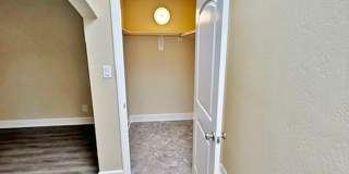 Laurelwood Gallery 24