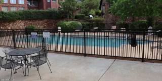 31 STRATFORD HALL Circle Gallery 50