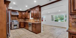 455 W Lincoln Avenue Gallery 16