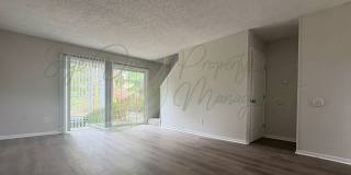 SPACIOUS TOWNHOME IN KANSAS CITY Gallery 1