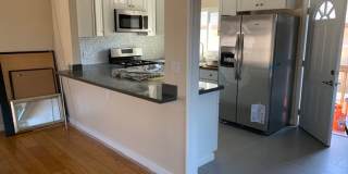 Epic REA-Great 1 BR/1 BA Unit in a S/S Duplex Gallery 5