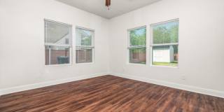 115 St Charles Gallery 16