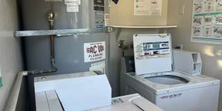 UPSTAIRS 2 BED UNIT IN ROSEVILLE!! Gallery 14