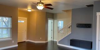 Very Nice 3 Bedroom 2.5 Bathroom  ***2021 Sq. Ft Living Space***Located in Central Point with a Large Bonus Room Gallery 4