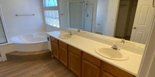Great 4 bed/2.5 bath home located in the Southern area Gallery 9