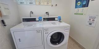 5880 Collins Ave Gallery 32