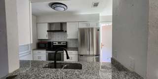 Gorgeous 3 Bed/2Bath with Lawn Care Included!! Gallery 10