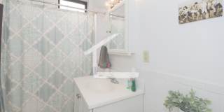 Charming 2 Bedroom-No Broker Fee Gallery 5