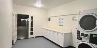 Portland Place: 2370 Portland Street - Three Bedrooms Near USC! Gallery 32