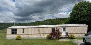 2-Bedroom, 2-Bath Trailer with Scenic Views in Sparta, TN Gallery 1