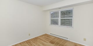 London Square Gallery 20