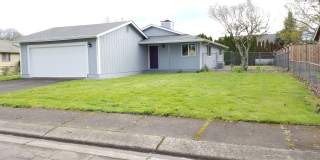 Pet Friendly 3 Bedroom Home w/Garage Gallery 1