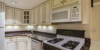 Beautiful 2 Bedroom, 2 Bathroom Historical Row Home Gallery 3