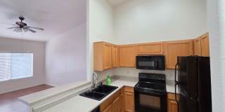 Move in Special!! 2 bed / 2 Bath Townhouse in Mesa! Gallery 1