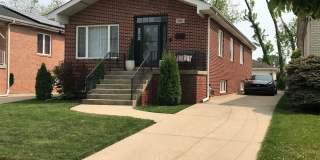 Raised Ranch 2BR UP/2BR DOWN 3 FULL BATHS 2CG Gallery 1
