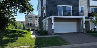 Champlin Corner Unit Town Home, 2 Car Garage, Dishwasher, Washer/Dryer, Balcony Gallery 1