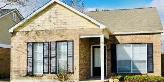 Charming 3-Bedroom Home Minutes from LSU Gallery 1