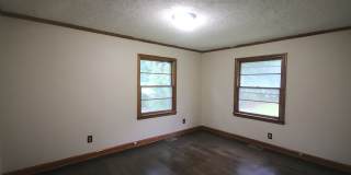Charming 2 Bedroom Home with Large Fenced Yard! Gallery 7