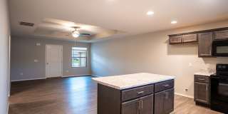 3 Bedroom Duplex with a fenced in yard in Battlefield, MO Gallery 27
