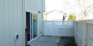 Townhouse Located Near School, Parks, Freeway Access! Gallery 15