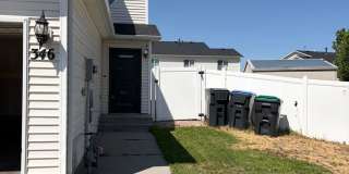 3 BEDROOM, 2.5 BATHROOM SOUTH PARK TWIN HOME WITH ATTACHED 2 CAR GARAGE Gallery 1