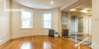 Charming 3 Bedroom-No Broker Fee Gallery 4