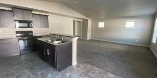 3 Bed 2.5 Bath renal home in Central Bend! Gallery 3
