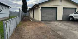 Updated 2 bedroom 1 bathroom duplex in Springfield! Gallery 1