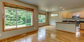 Park-Like Setting, 3+ Bedrooms, Great location - Kona Ct Gallery 7